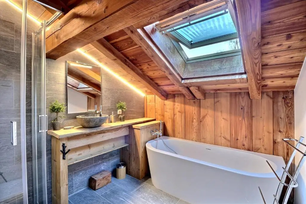 Warm & Cosy 3BR Chalet w/ Fireplace in Nature