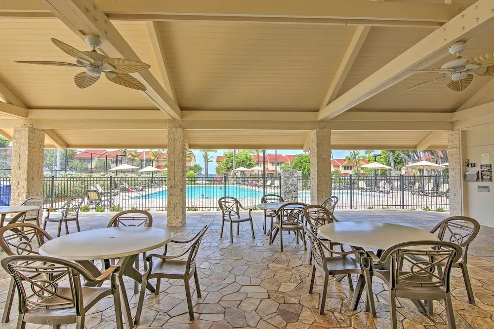 Ultimate Oceanfront Townhome w/ A/C On Kona Coast