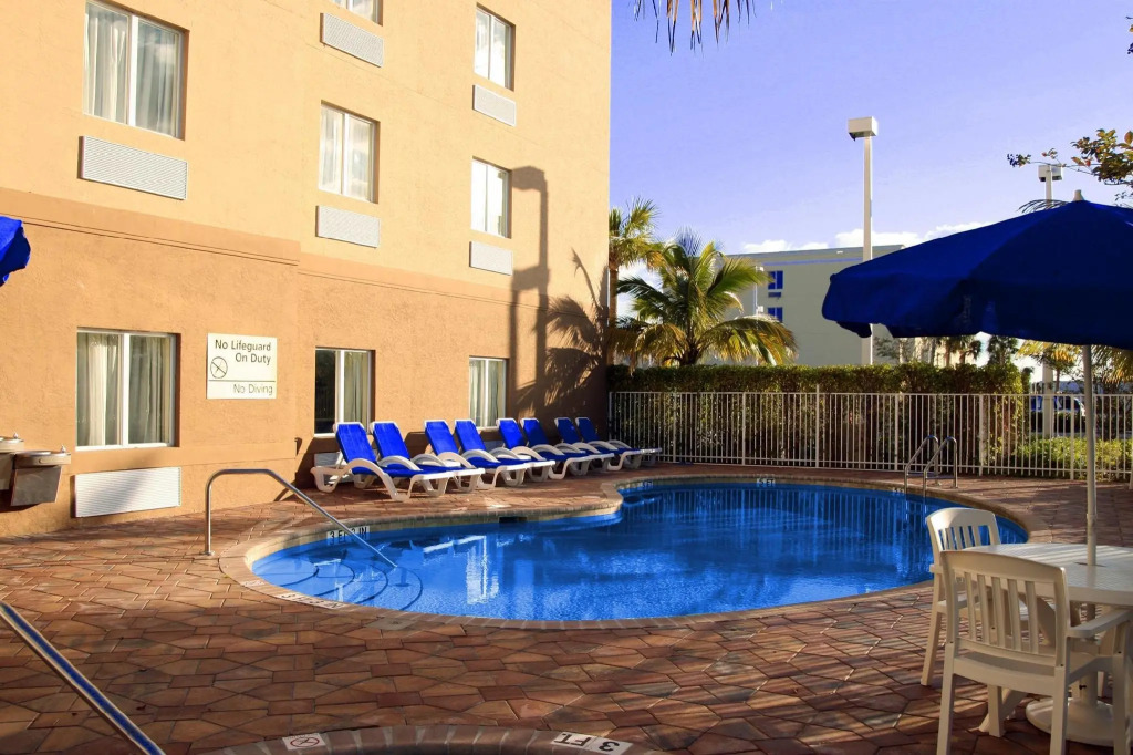 Hampton Inn & Suites - Fort Pierce