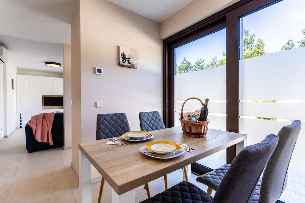 VSG Resort - 200m from Beach, Pool, Sauna & Jacuzzi