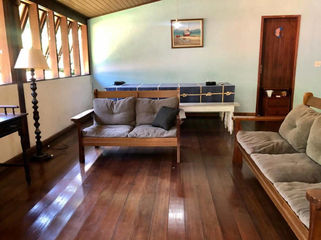 Casa da mata com piscina natural em condomínio