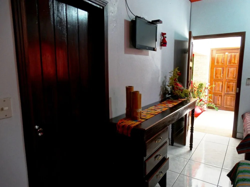 Hotel & Hostal Yaxkin Copan