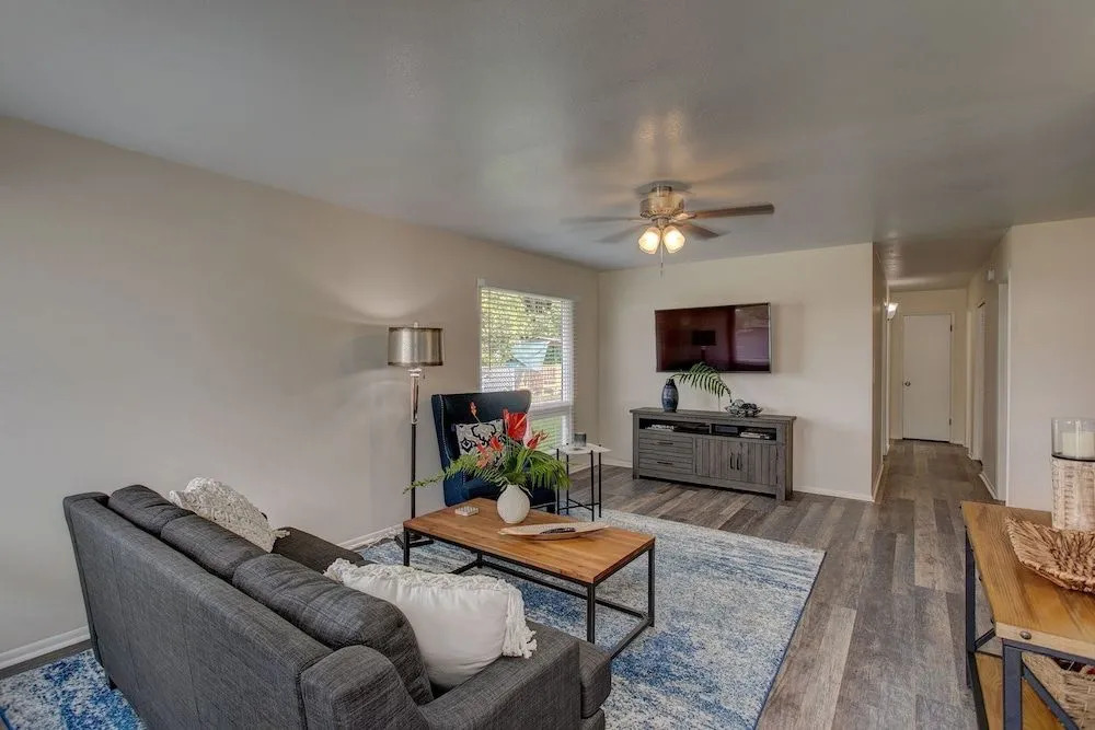 Hilo Hale Kaumana 3 Bedroom Home by RedAwning