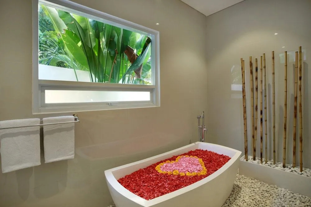 Holl Villa by Wildflower Group