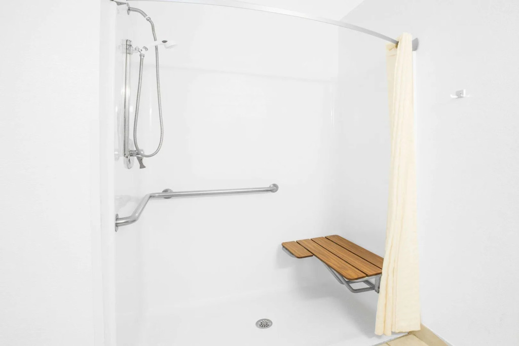 Quality Inn & Suites Howe - Sturgis