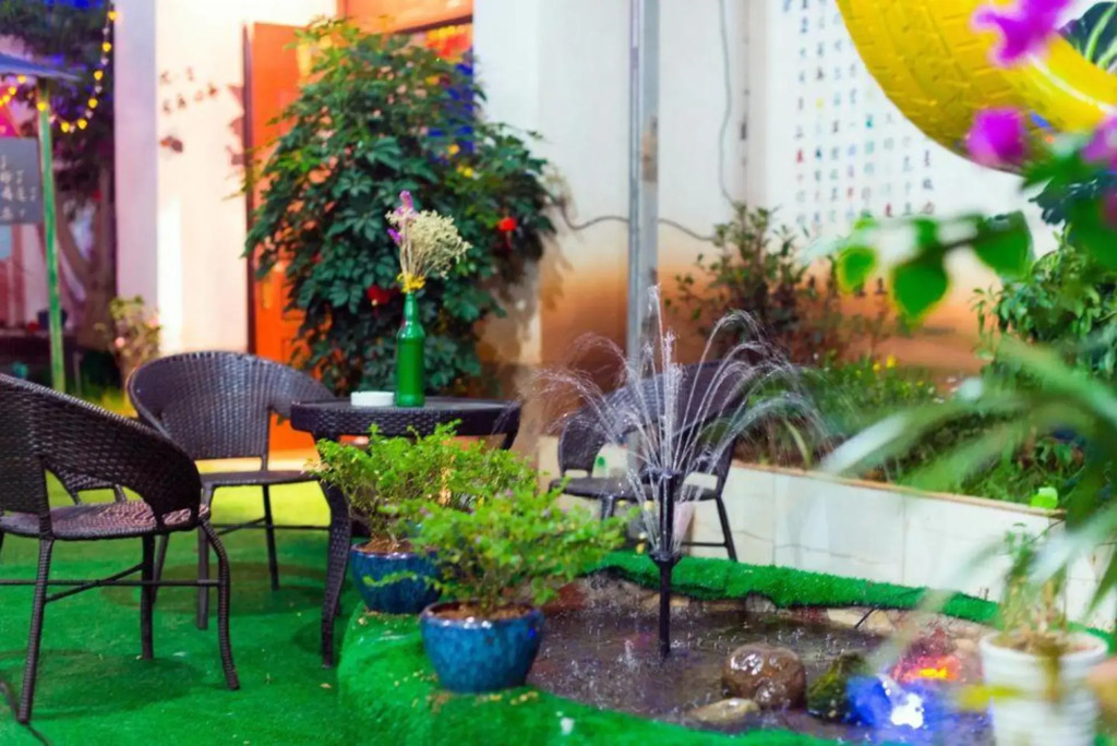 Sunlit Golden Mountain | Sky Garden Aesthetic Guesthouse (Heilongtan Park Branch)