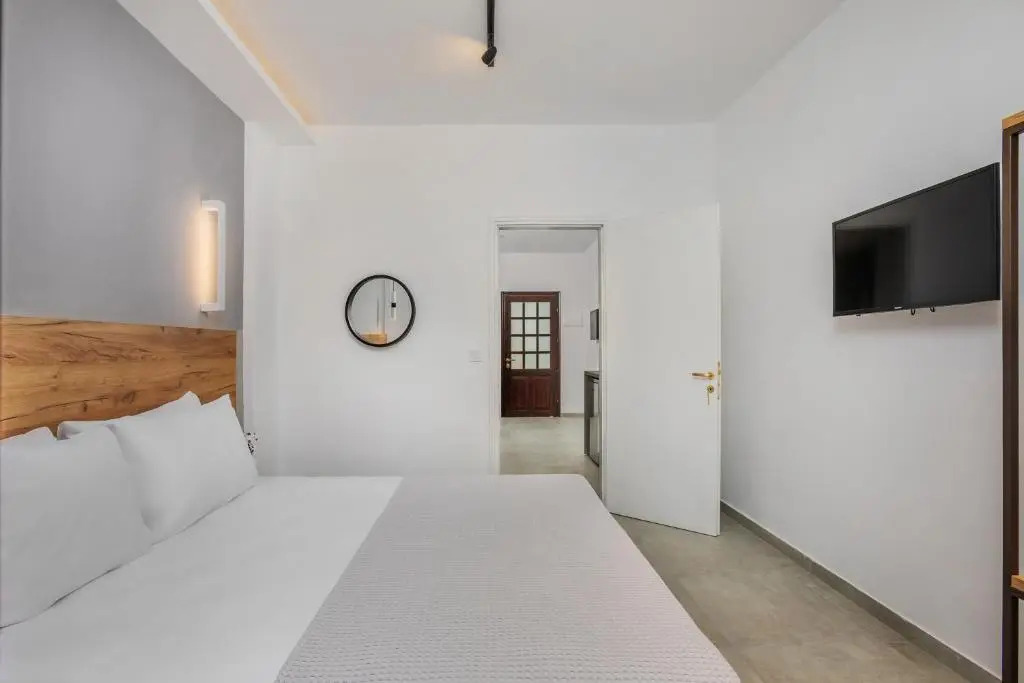 Eleon Suites & Apartments