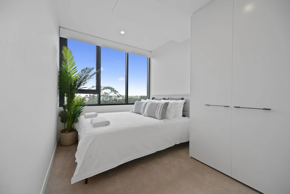 New Contemporary Apartment near Macquarie Centre