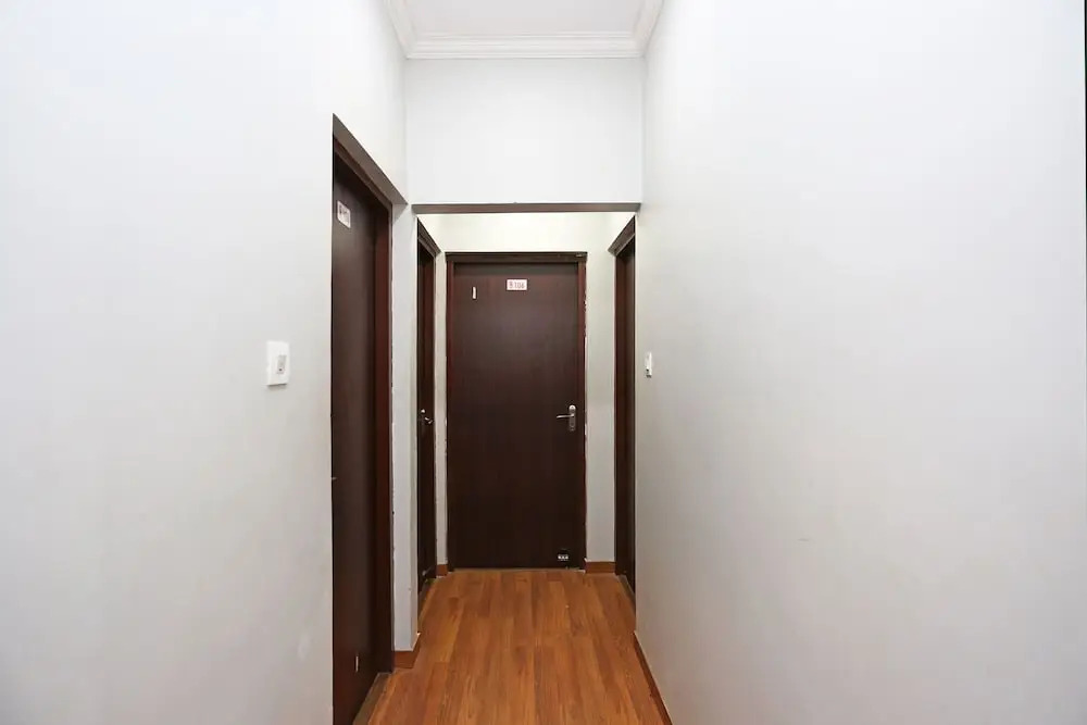 OYO Flagship 8346 LazyStays