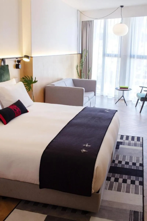 Met Hotel