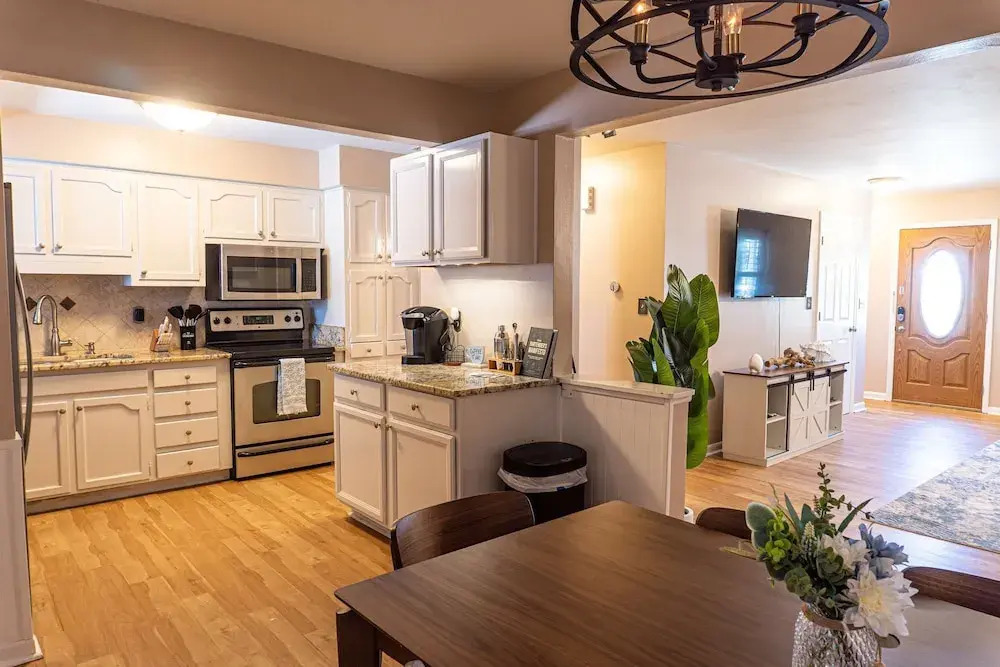 Four Bed Home With Pool Game Room Bar Near Beach