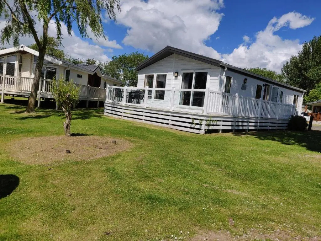 Castle Lake Lodge