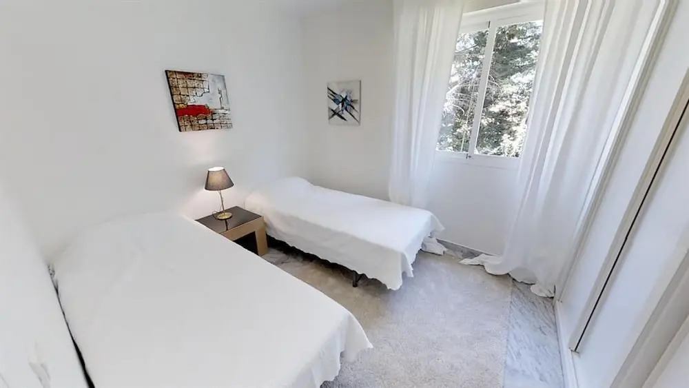 Modern Apartment Near Puerto Banus