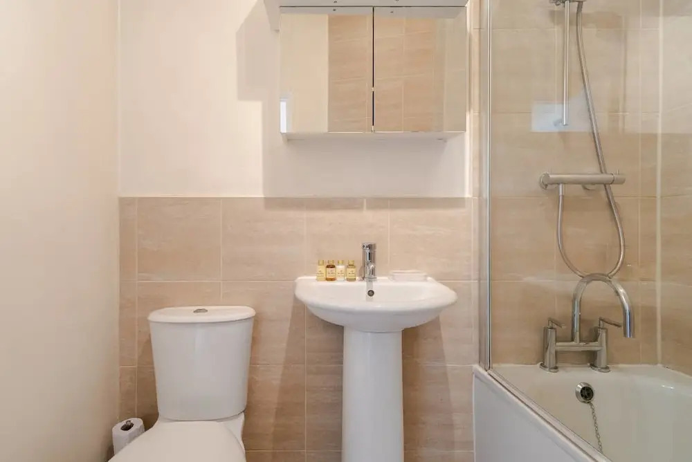 Bright 1BR Home in Fulham, 4 Guests