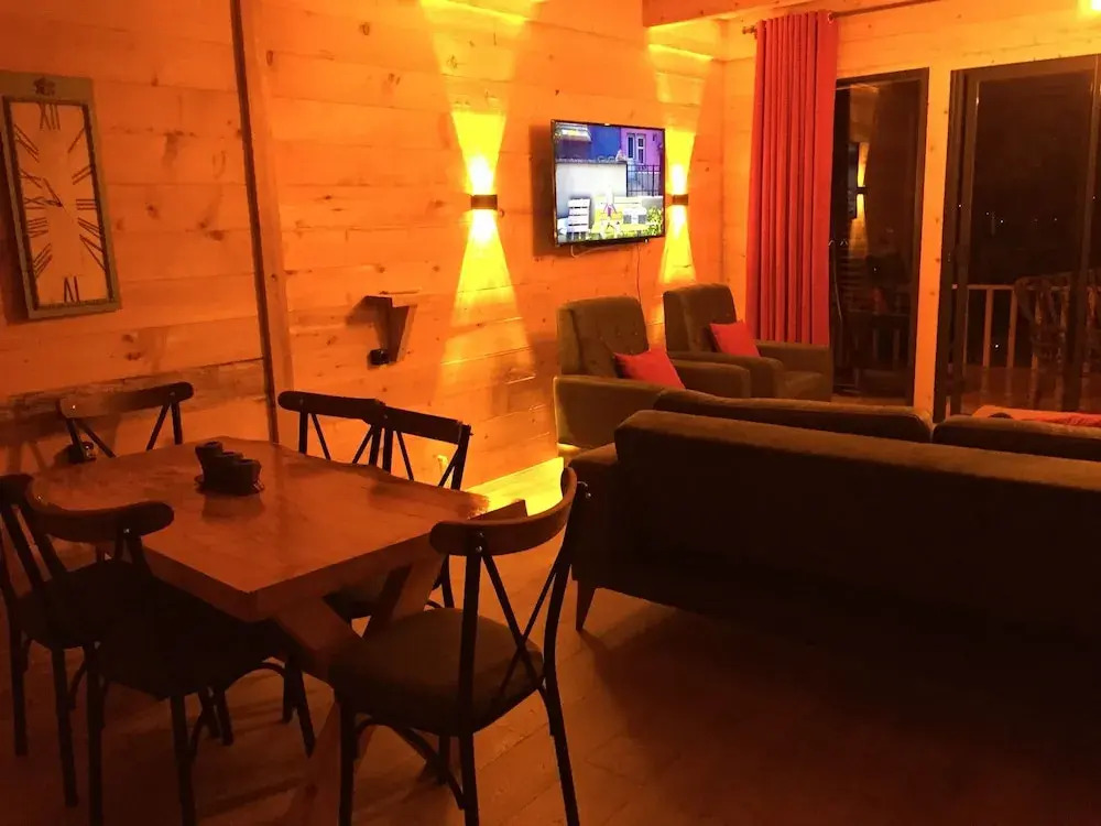 parla dağ evi