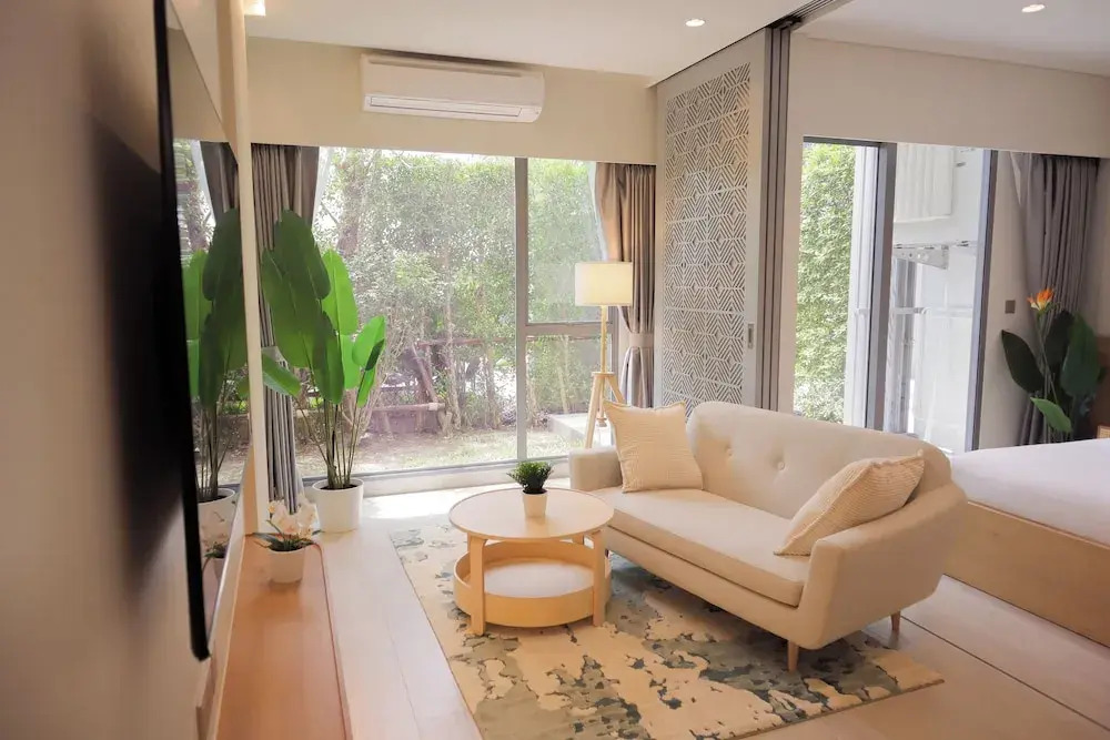 Laguna Lakeside Residences by Banyan Living