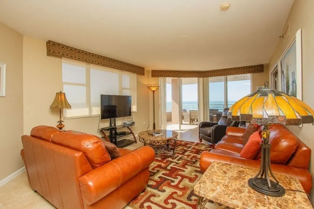 Som 701 - Somerset 3 Bedroom Condo by Redawning