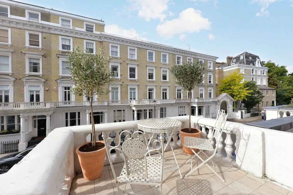 The Stunning Chelsea Gem - CCBE