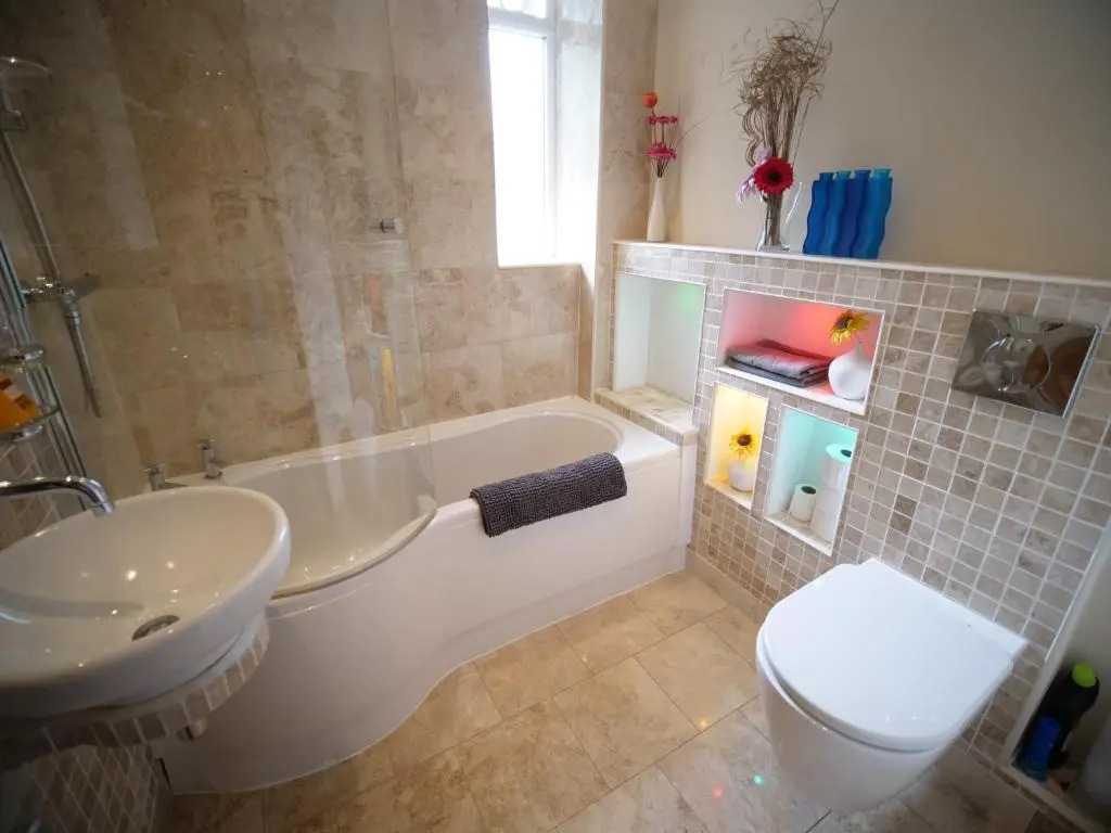 Town Centre Apartment Sleeps 9