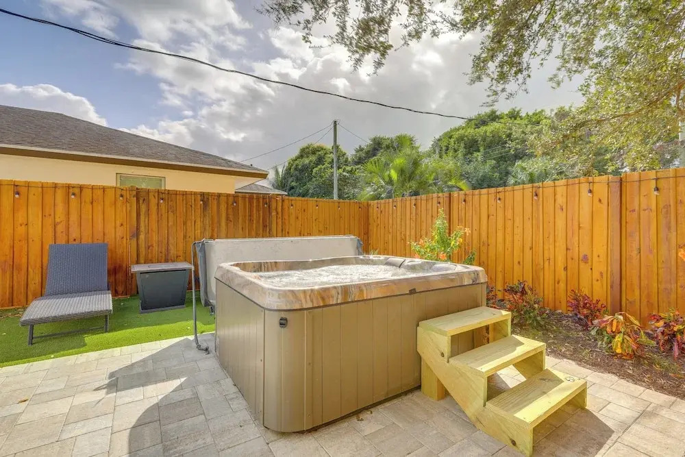 Walk to Parks, Eats & Bars: Stuart Home w/ Patio