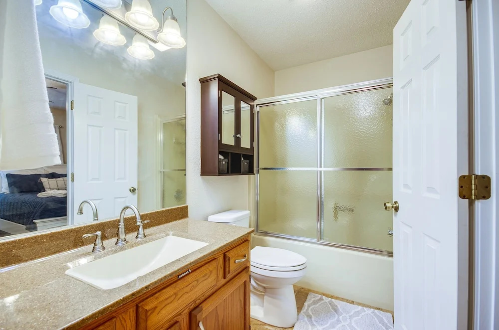 Lake of the Ozarks Condo w/ Community Pool