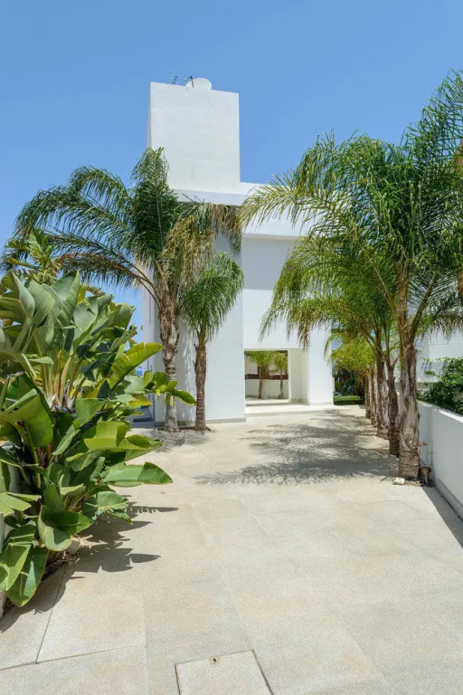 Emerald villa