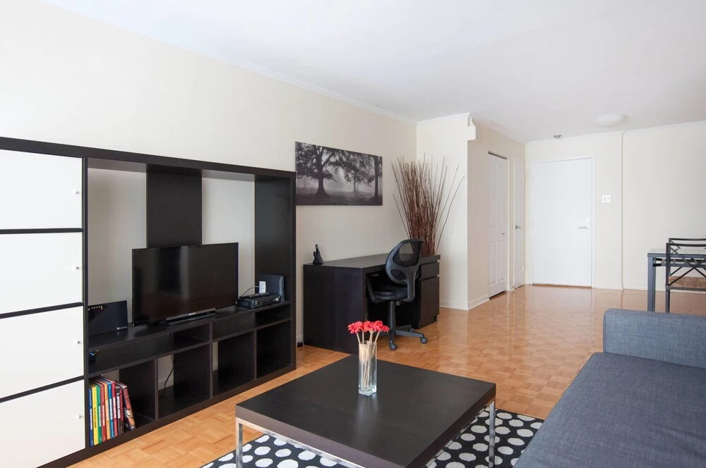 Slick 1BR Right Downtown by Namastay