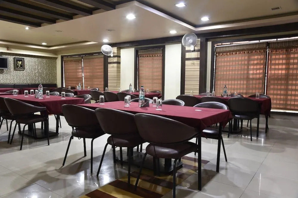 Oyo 49896 Hotel Ic Inn