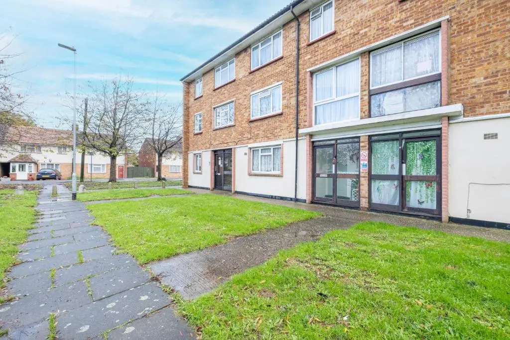 Brambles House West Drayton 3 Bedroom