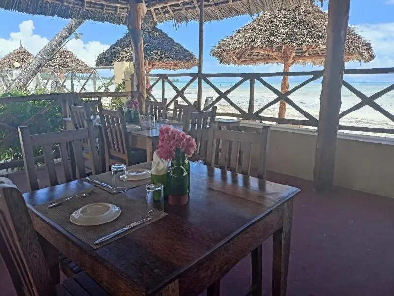 Moayana Liora Zanzibar