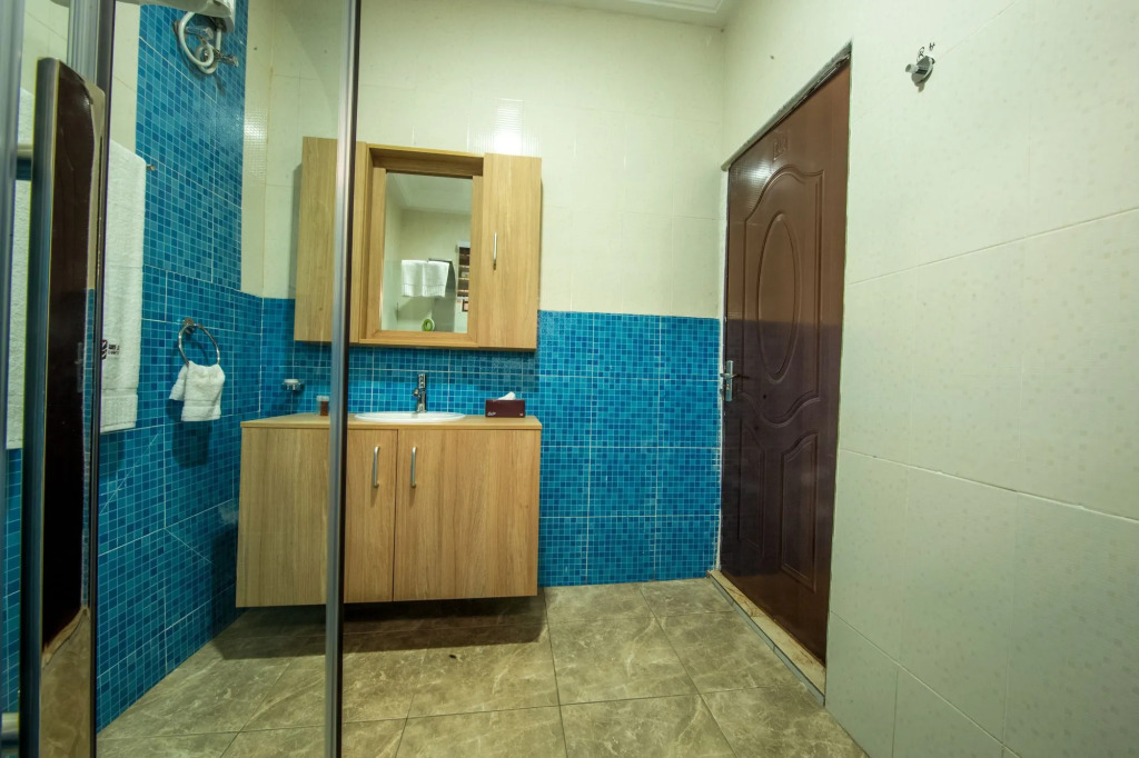 Bays Lodge, Accra