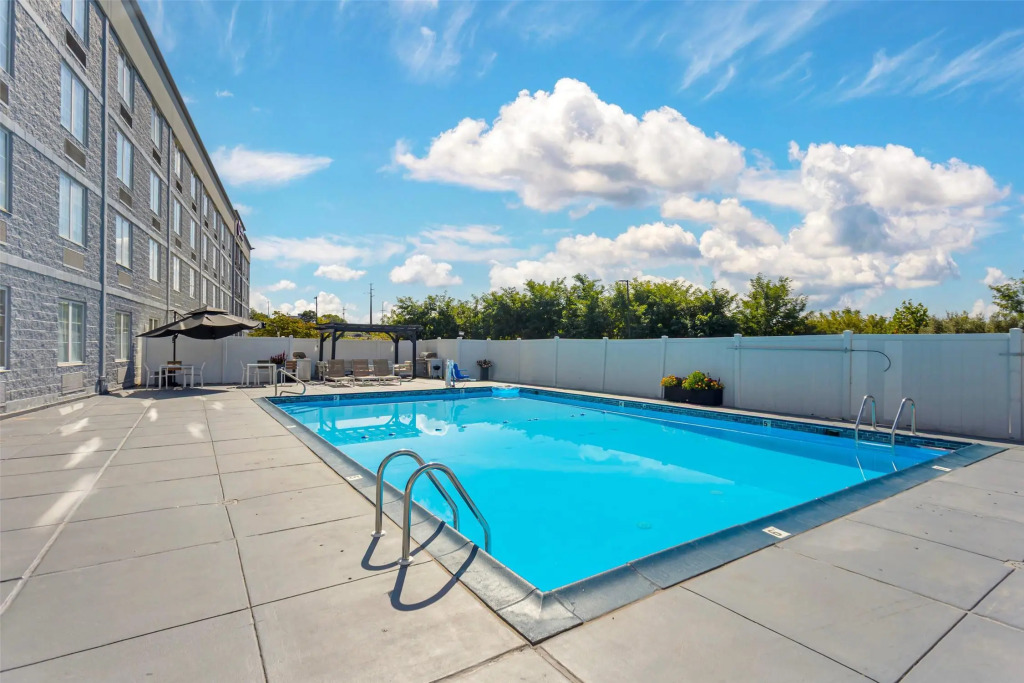 Comfort Inn & Suites Pottstown Eastern Gateway