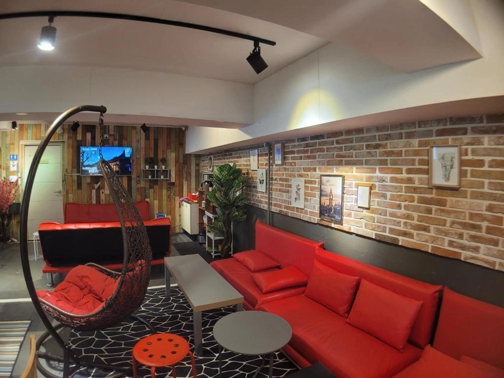 Olive Hostel W