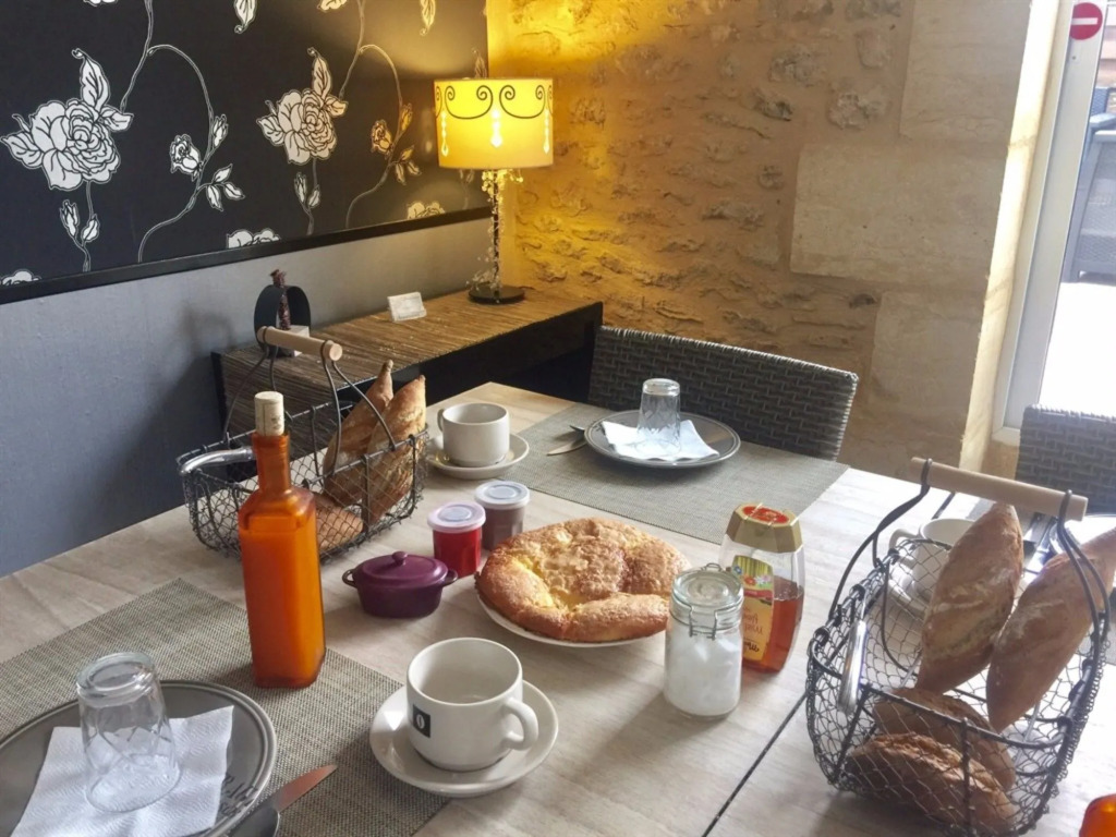 La Clef des Songes - Maison dHôtes au Calme, au Coeur de Sarlat, 2 minutes à pied de la Cité Médiévale - Climatisation - Petits Déjeuners fait Maison - Parking gratuit - Option Spa et Massages - Piscine de Saison à 400m