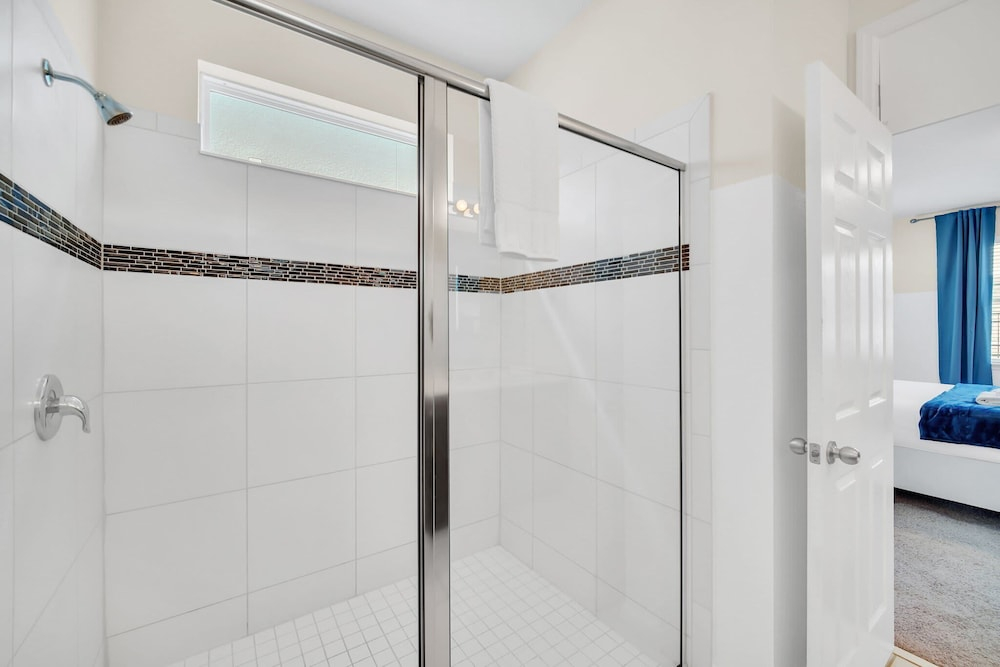 Stunning Villa With Themed Room's and Game Room, Right Across From the Club House #7sl9003