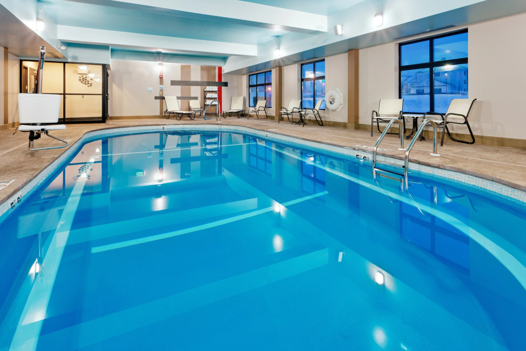 Holiday Inn Express & Suites Northeast by IHG