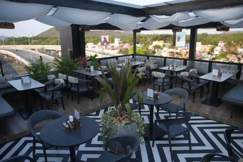 Hotel SRR Grand