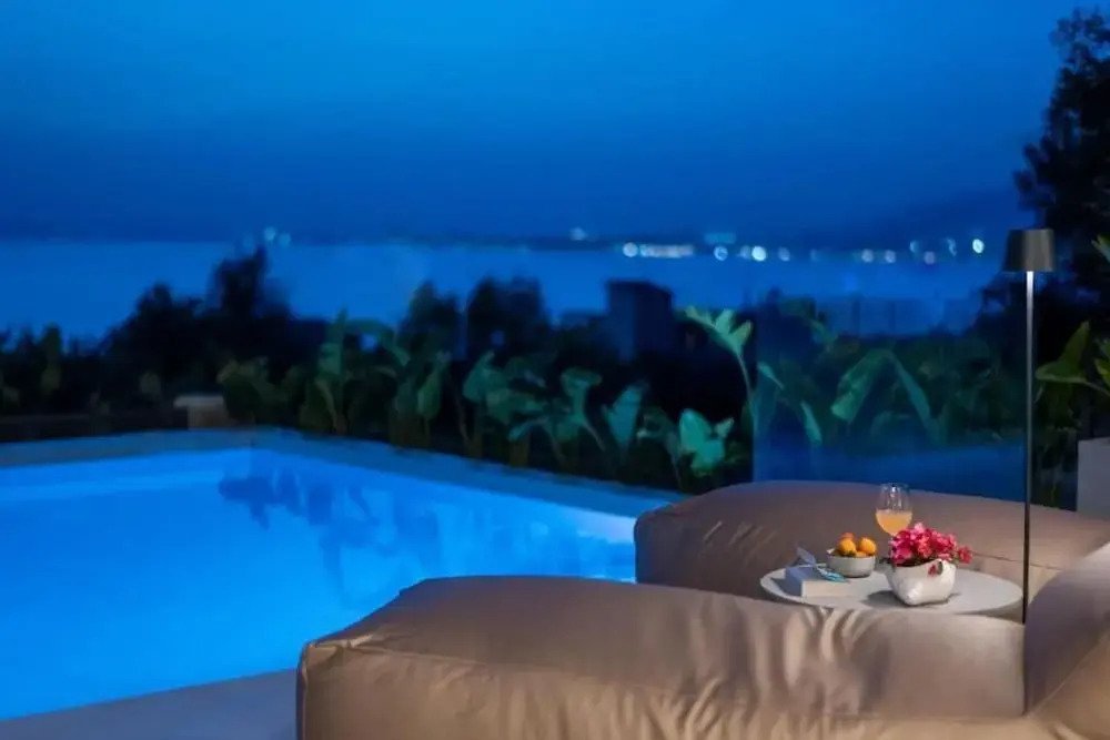 Morea Club West House