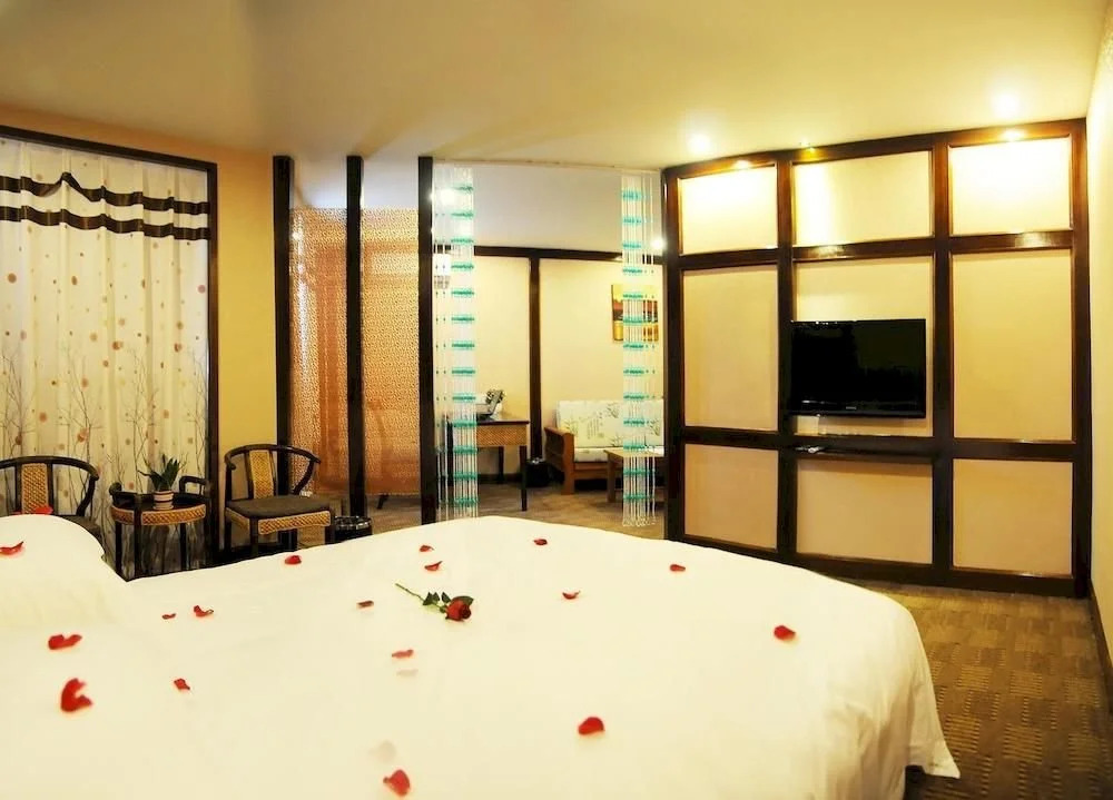 Sanqingshan Fashion Ya She Hotel