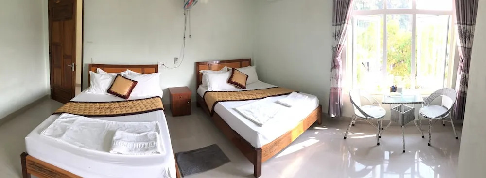 Rose Hotel