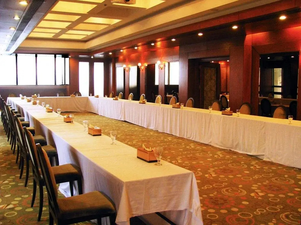 Shiraz Grand Hotel