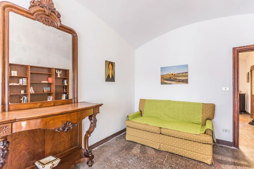 San Mamolo Retreats