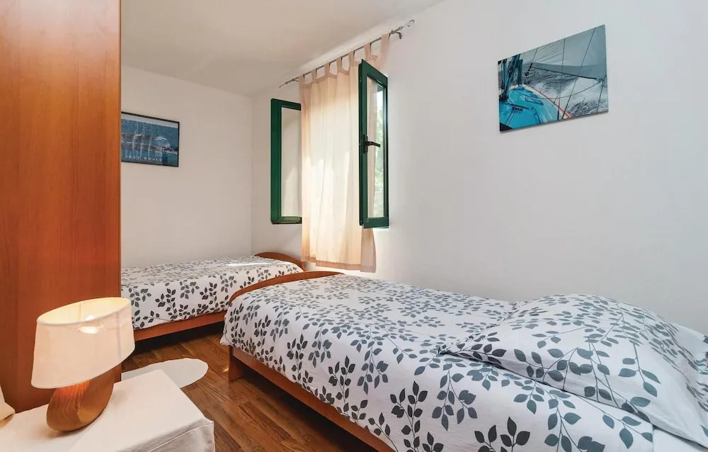 Amazing Home in Mirca with Hot Tub, WiFi & 4 Bedrooms