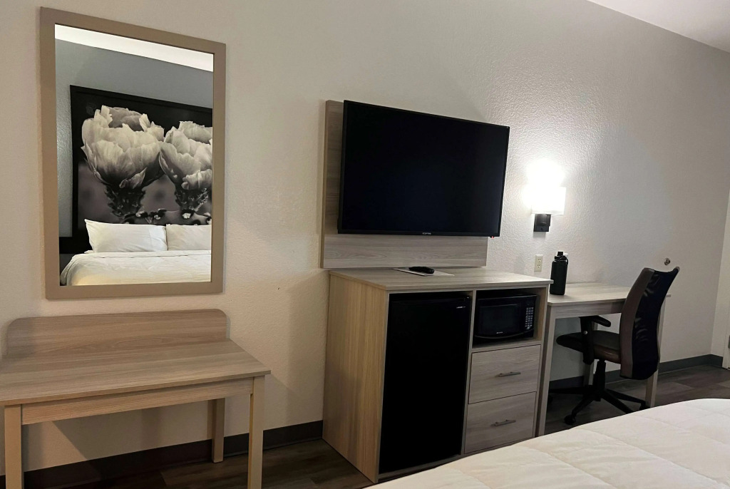Super 8 by Wyndham Rosenberg TX