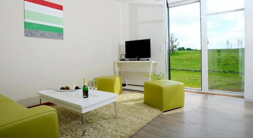 Black Bridge Hotel Apartment