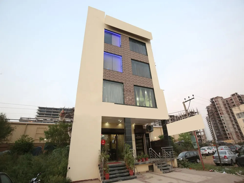 OYO 9956 Hotel Venus