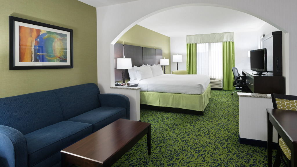 Holiday Inn Express and Suites Stroudsburg-Poconos by IHG