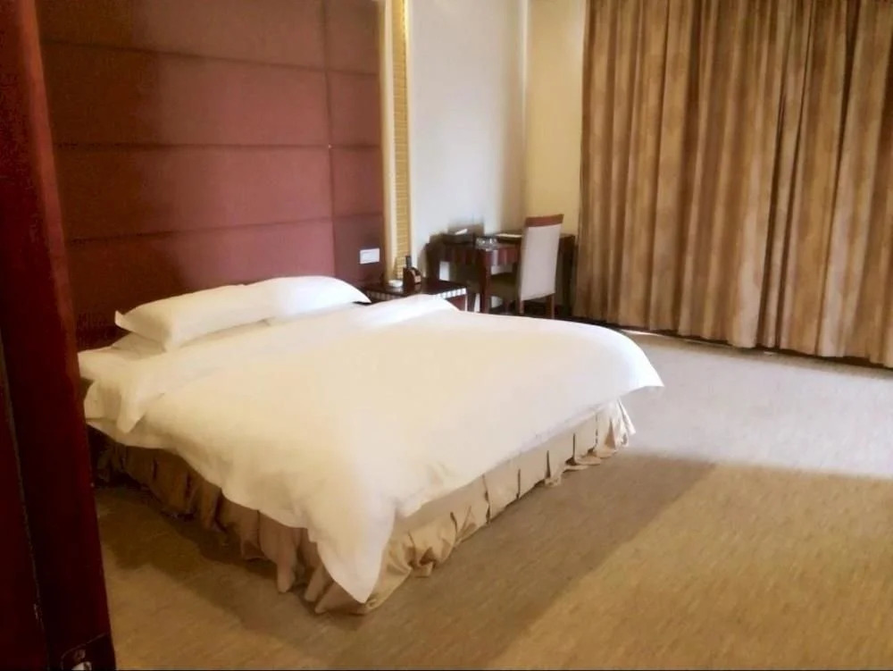 XIN Jiayue Hotel