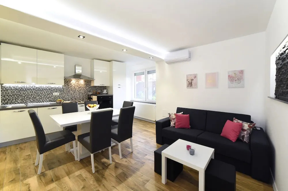 "D&M" Studio Apartments
