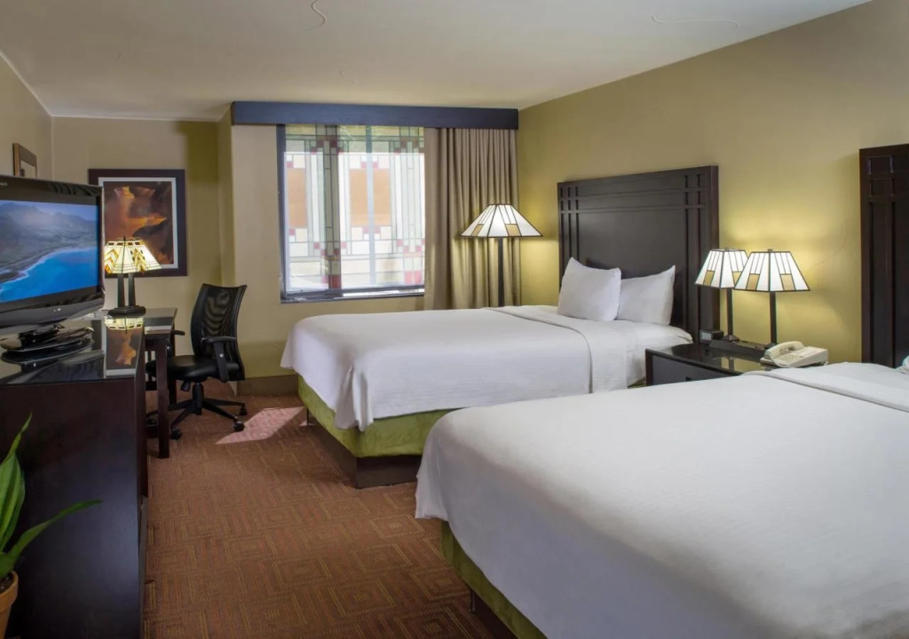 DoubleTree by Hilton Phoenix- Tempe